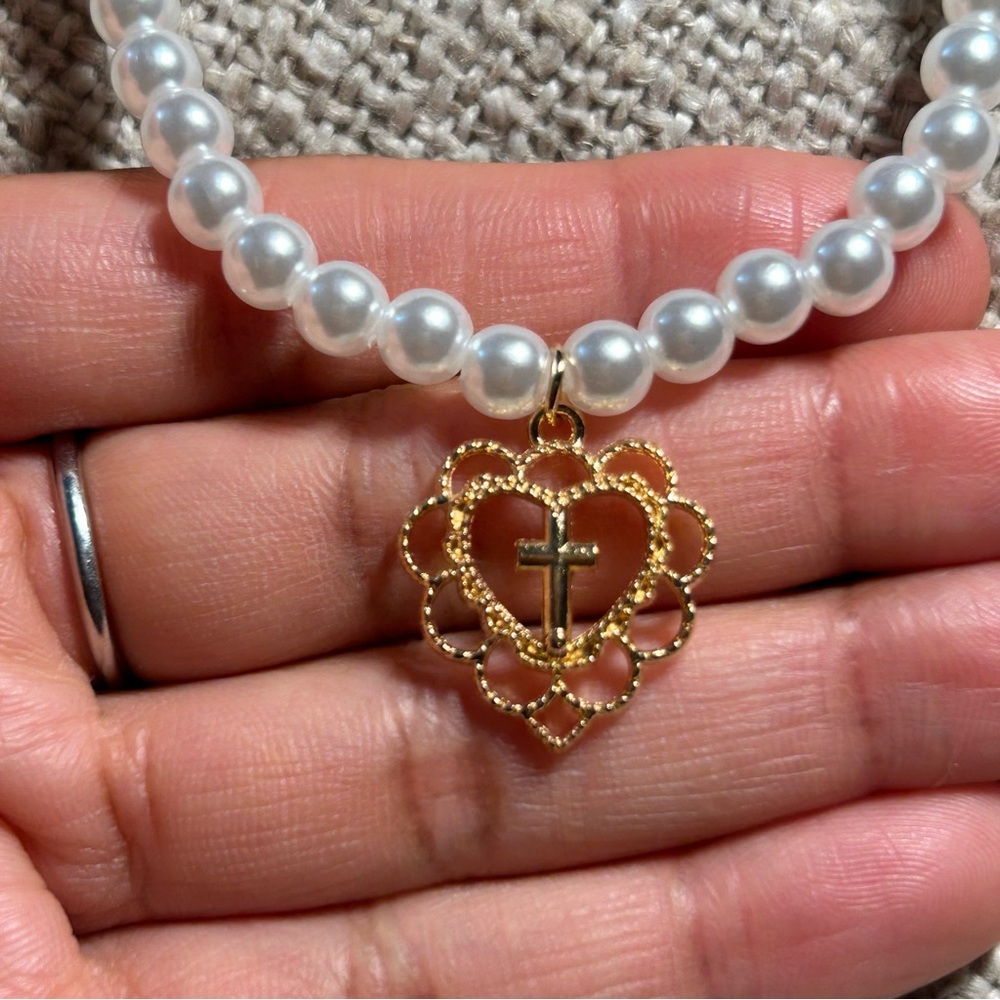Elegant Pearl Necklace with Gold Heart Pendant